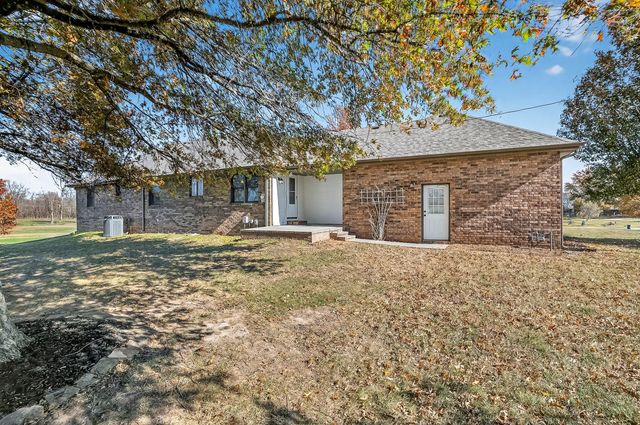 2105 N Farm Road 97, Springfield, MO 65802