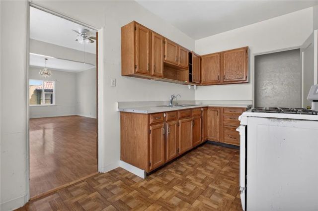 804 E Palmer Ave, Glendale, CA 91205