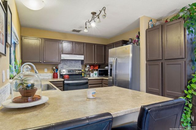 17007 Vista Bluff Dr, San Antonio, TX 78247