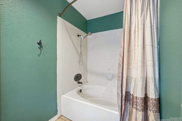 17007 Vista Bluff Dr, San Antonio, TX 78247