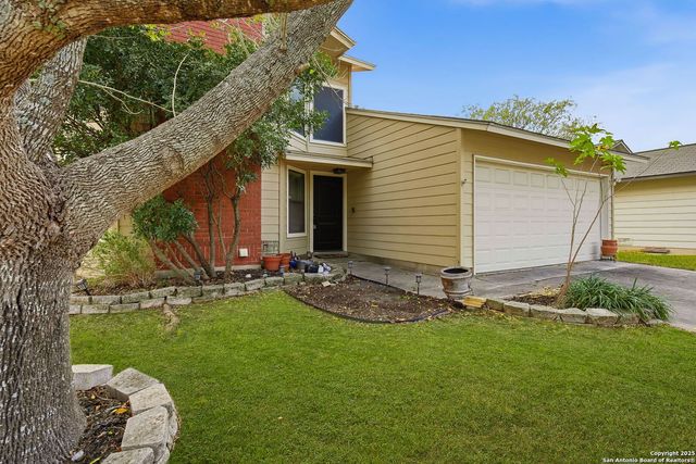 17007 Vista Bluff Dr, San Antonio, TX 78247