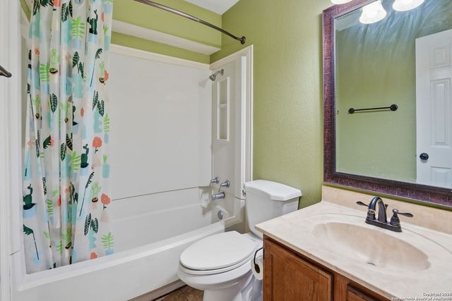 17007 Vista Bluff Dr, San Antonio, TX 78247