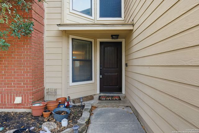 17007 Vista Bluff Dr, San Antonio, TX 78247