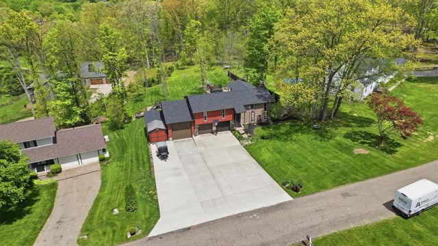 447 Deer Trail Drive, Thornville, OH 43076