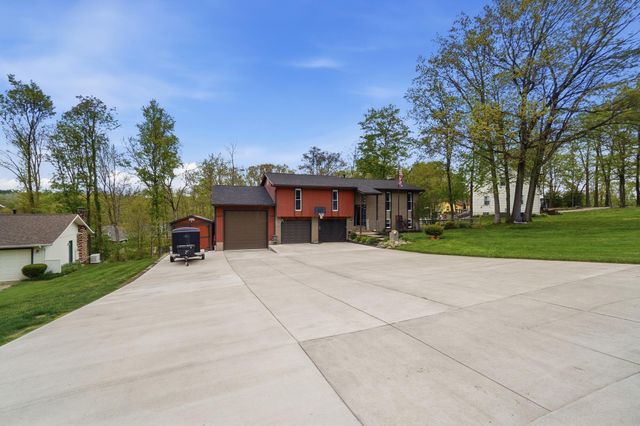 447 Deer Trail Drive, Thornville, OH 43076