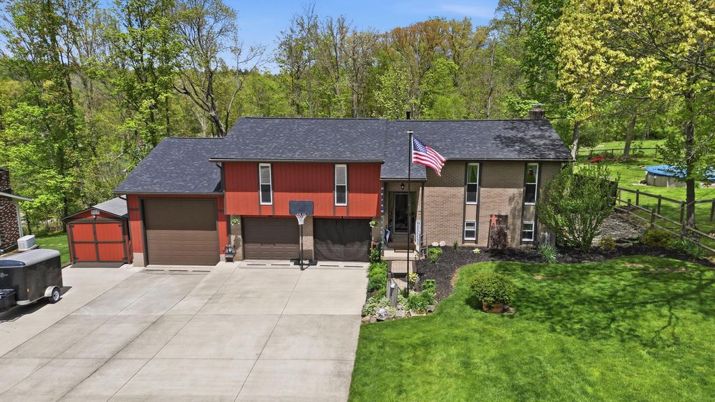 447 Deer Trail Drive, Thornville, OH 43076