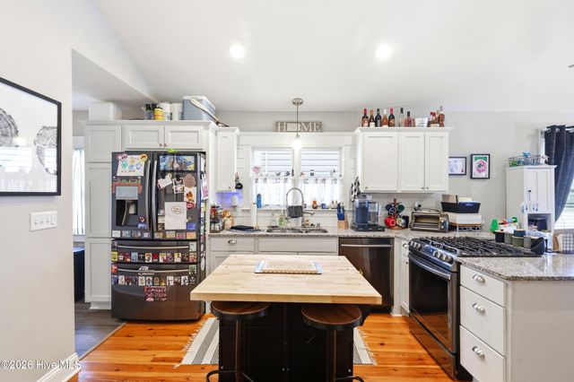 705 Wooster Street, Wilmington, NC 28401