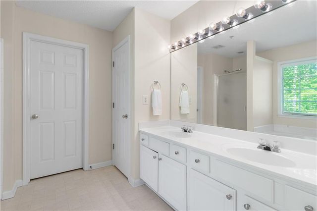 120 Regent Place, Woodstock, GA 30188