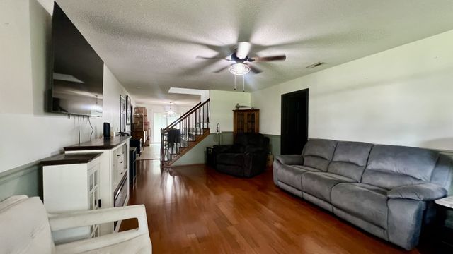 105 Jill Dr, Lawrenceburg, TN 38464