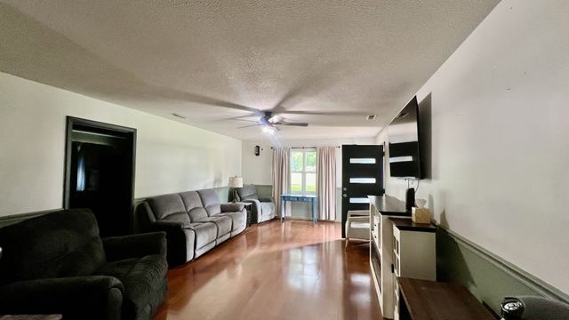 105 Jill Dr, Lawrenceburg, TN 38464