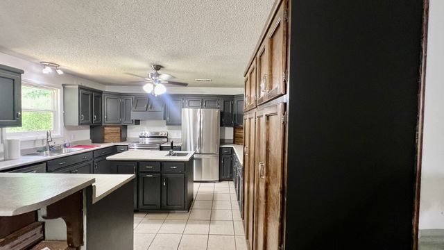 105 Jill Dr, Lawrenceburg, TN 38464