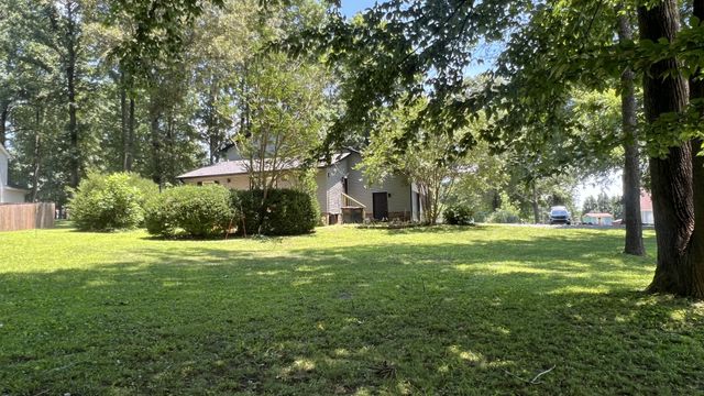105 Jill Dr, Lawrenceburg, TN 38464