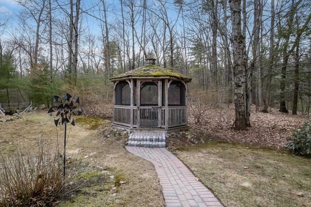 155 Chase Road, South Hampton, NH 03827