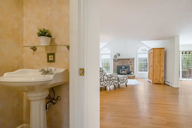 155 Chase Road, South Hampton, NH 03827