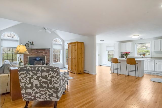 155 Chase Road, South Hampton, NH 03827