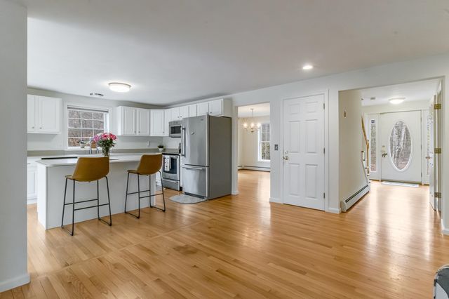 155 Chase Road, South Hampton, NH 03827