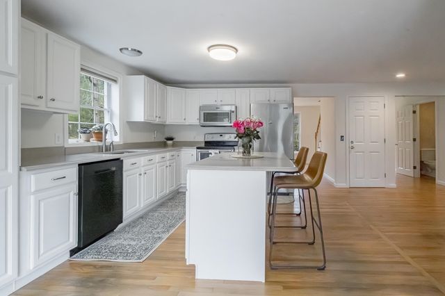 155 Chase Road, South Hampton, NH 03827