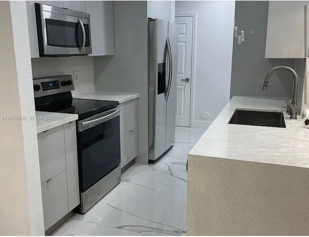 20950 SW 87th Avenue 305, Cutler Bay, FL 33189