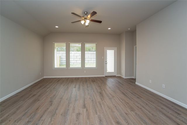 439 Stonebrook Lane, Conroe, TX 77304