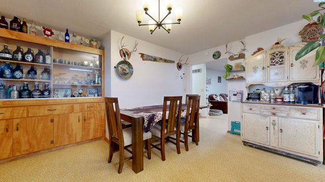 88502 N Harrington Road, West Richland, WA 99353