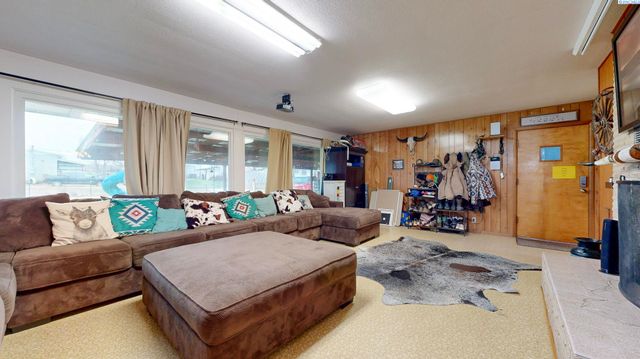 88502 N Harrington Road, West Richland, WA 99353