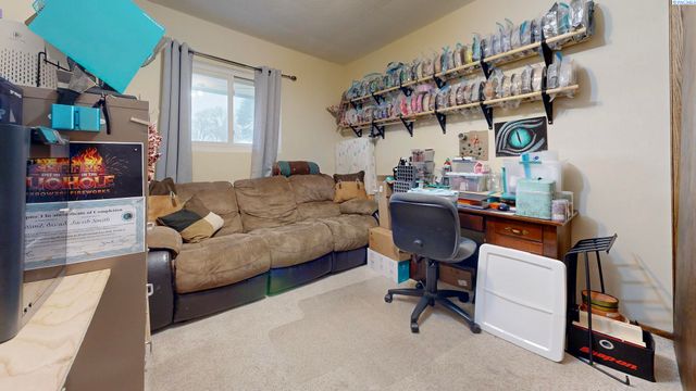 88502 N Harrington Road, West Richland, WA 99353