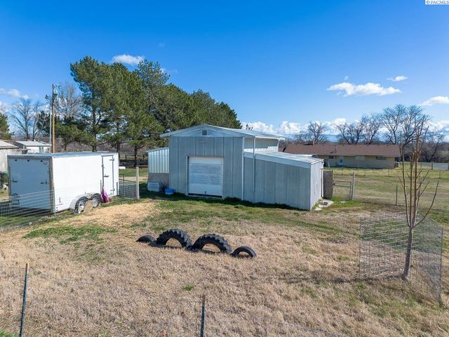 88502 N Harrington Road, West Richland, WA 99353