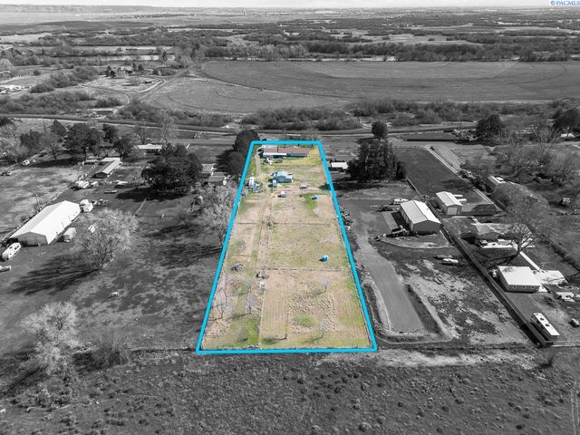 88502 N Harrington Road, West Richland, WA 99353