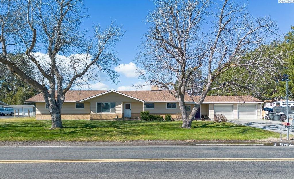 88502 N Harrington Road, West Richland, WA 99353