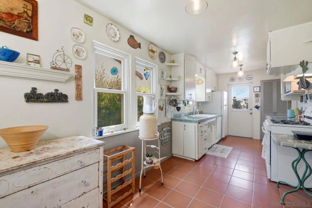 425 S Horne Street, Oceanside, CA 92054