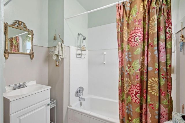 425 S Horne Street, Oceanside, CA 92054