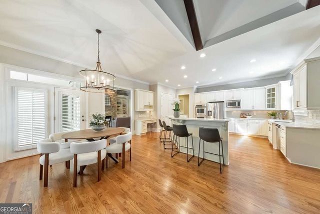 11180 West Road, Roswell, GA 30075