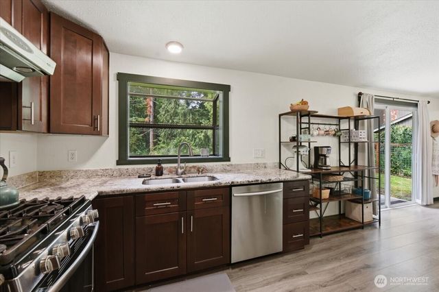 10430 38th Avenue NE, Marysville, WA 98271