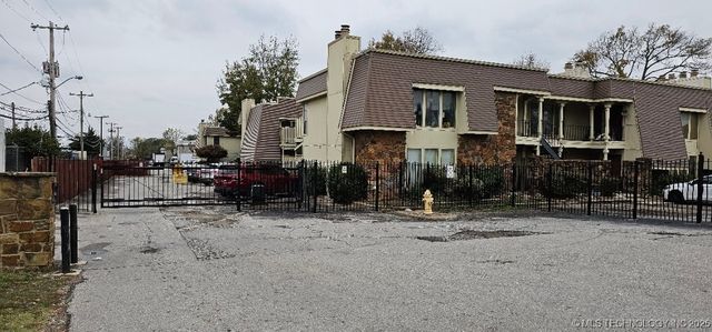 6716 S Lewis Avenue 604, Tulsa, OK 74136