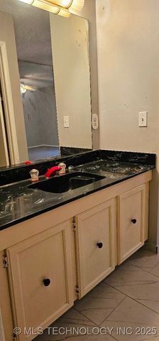 6716 S Lewis Avenue 604, Tulsa, OK 74136