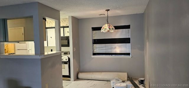 6716 S Lewis Avenue 604, Tulsa, OK 74136