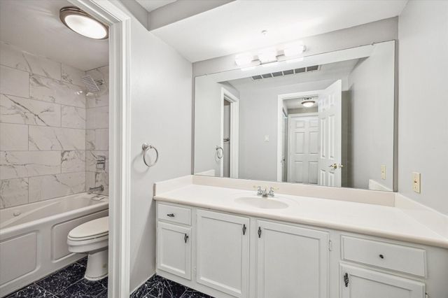 5150 Hidalgo Street 1303, Houston, TX 77056