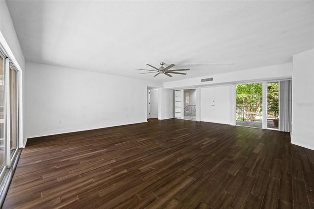 16 COUNTRY CLUB DRIVE 16, Largo, FL 33771