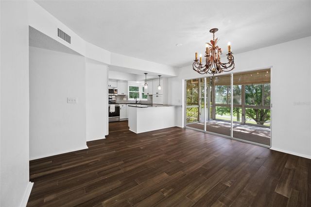 16 COUNTRY CLUB DRIVE 16, Largo, FL 33771