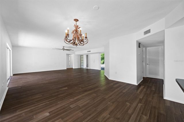 16 COUNTRY CLUB DRIVE 16, Largo, FL 33771