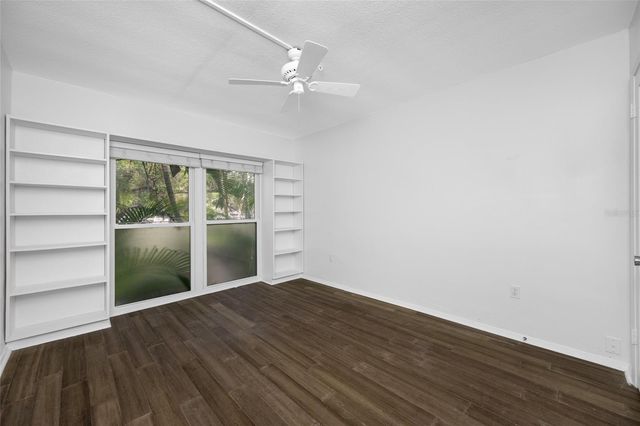 16 COUNTRY CLUB DRIVE 16, Largo, FL 33771