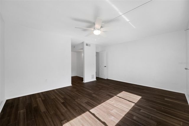 16 COUNTRY CLUB DRIVE 16, Largo, FL 33771