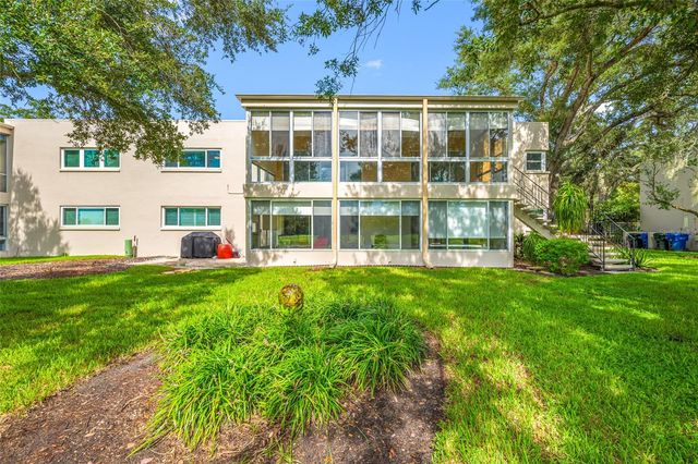 16 COUNTRY CLUB DRIVE 16, Largo, FL 33771