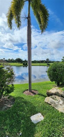 16 COUNTRY CLUB DRIVE 16, Largo, FL 33771