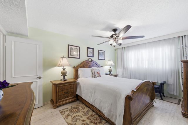 112 Lake Anne Drive, West Palm Beach, FL 33411