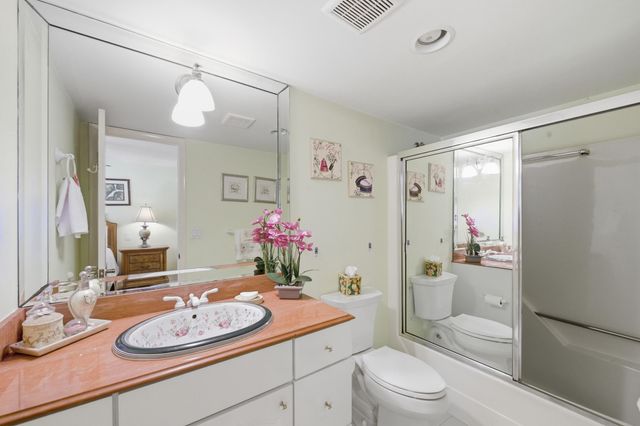 112 Lake Anne Drive, West Palm Beach, FL 33411