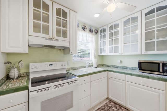 112 Lake Anne Drive, West Palm Beach, FL 33411