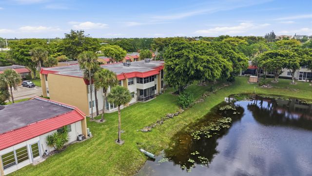112 Lake Anne Drive, West Palm Beach, FL 33411