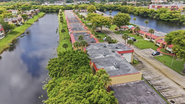 112 Lake Anne Drive, West Palm Beach, FL 33411