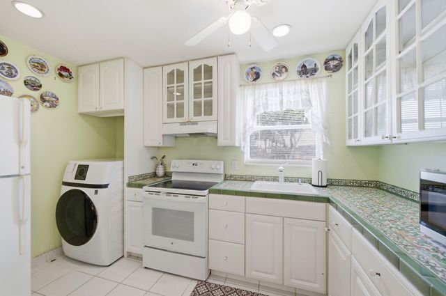 112 Lake Anne Drive, West Palm Beach, FL 33411